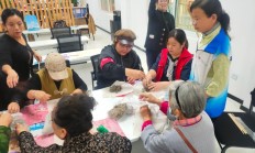 枣庄市中:龙山路街道巧手制艾锤 温情满社区