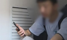 谁对谁错 尖子生沉迷手机高考失常被扫地出门：我很羡慕别人父母